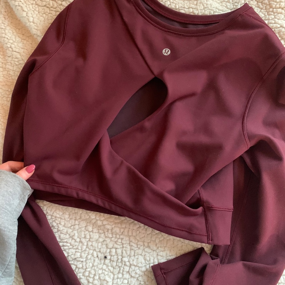 Maroon Long sleeve Lululemon cropped top